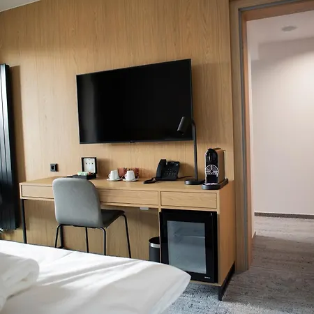 Amenity & Ceska Kanada Hotel
