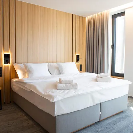 Amenity & Ceska Kanada Hotel *