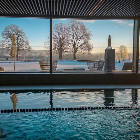 Amenity & Ceska Kanada Hotel