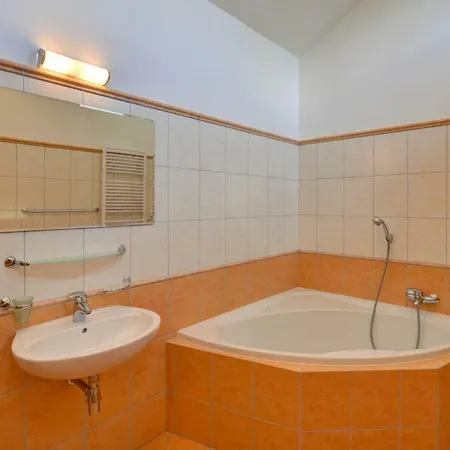 Otel Amenity & Ceska Kanada *